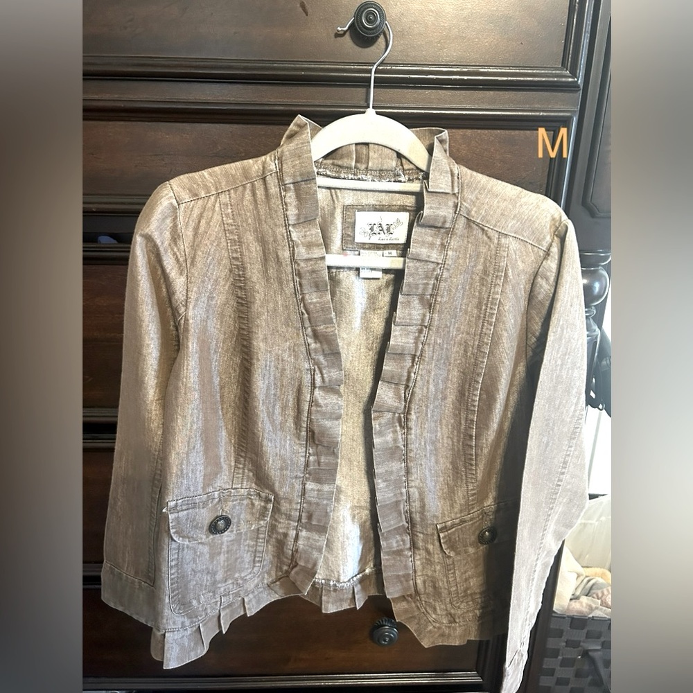 Light brown blazer with shine